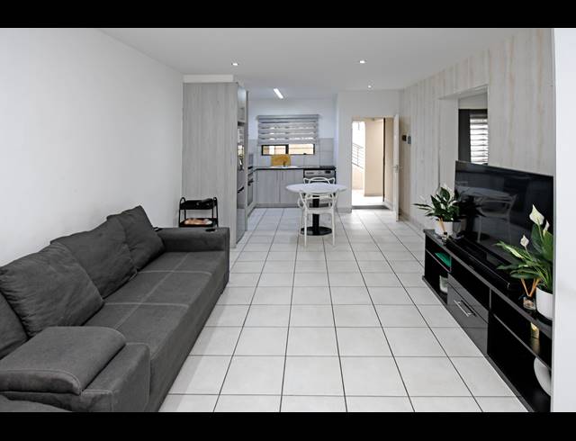 2 BEDROOM TOWNHOUSE FOR SALE IN FERNDALE